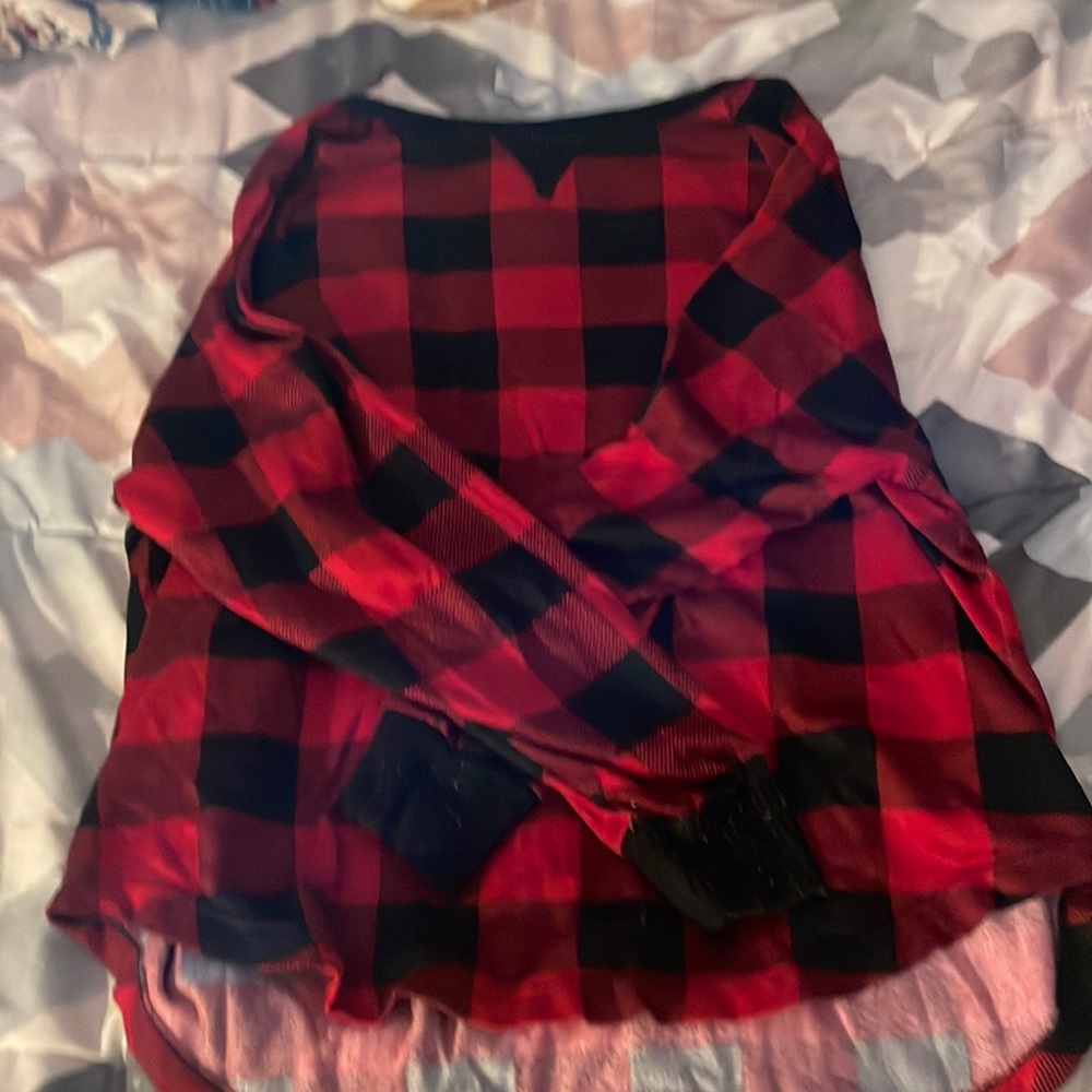 I’m selling a plaid long sleeve shirt